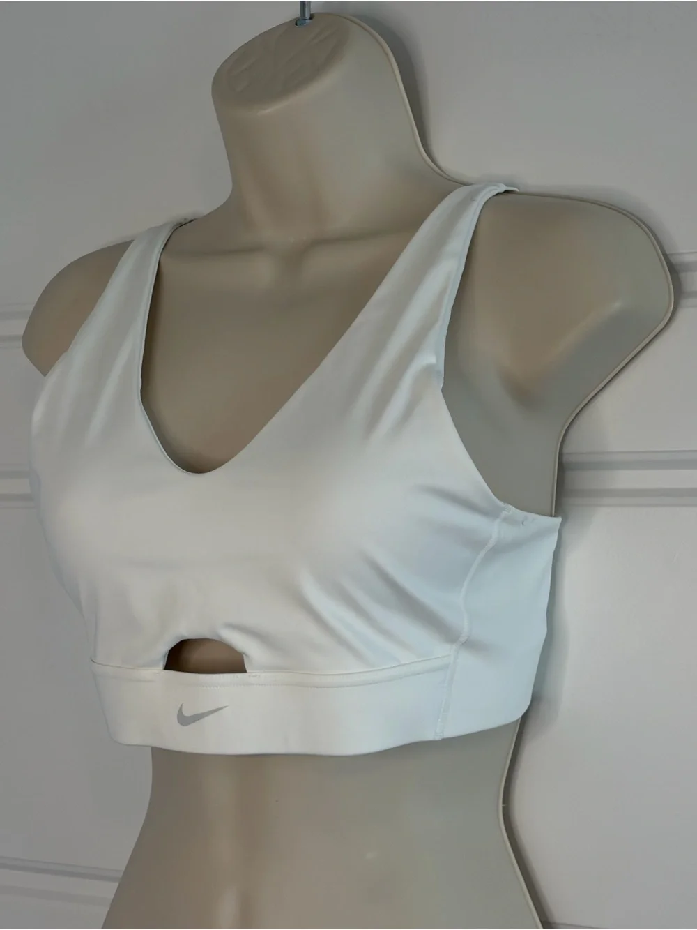 Nike Women’s Indy Plunge Cutout Sports Bra Size Large White Dri Fit